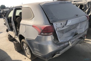 سيارة ميتسوبيشي اوتلاندر 2016