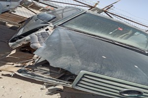 سيارة لكزس LX 2000