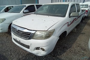 سيارة تويوتا هايلوكس 2013