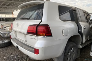 سيارة لكزس LX 2009