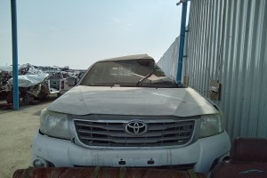 سيارة تويوتا هايلوكس 2014