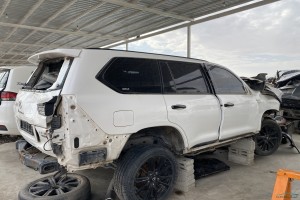 سيارة لكزس LX 2017