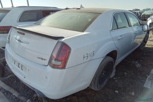 سيارة كرايسلر C300 2011