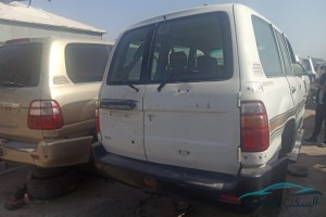 سيارة تويوتا لاندكروز 1998