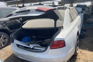 سيارة اودي A8 2012