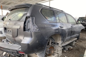 سيارة تويوتا برادو 2015