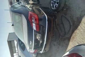 سيارة هونداي هونداي جنسس 2013