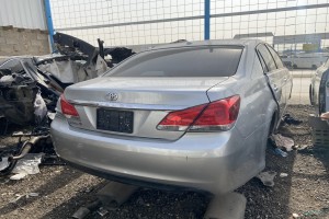 سيارة تويوتا افالون 2010