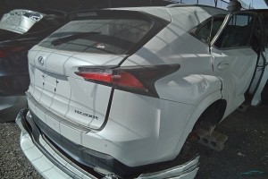 سيارة لكزس NX 2017