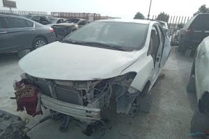 سيارة تويوتا يارس 2014