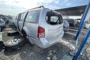 سيارة نيسان باثفندر 2009