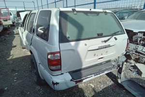 سيارة نيسان باثفندر 2005