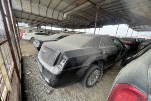 سيارة كرايسلر C300 2013