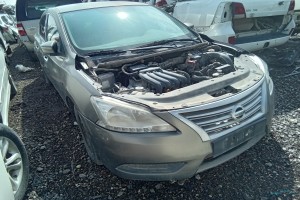 سيارة نيسان سنترا 2015