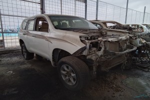 سيارة تويوتا برادو 2012