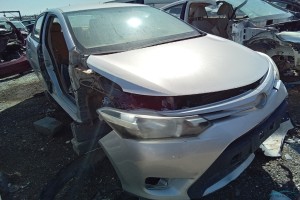 سيارة تويوتا يارس 2015